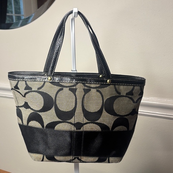 COACH SIGNATURE MONOGRAM Stylish Black and Tan Women's satchel - Picture 2 of 11